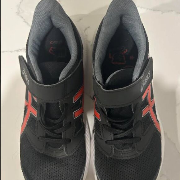 ASICS Running Shoes – Size 1 - Picture 4 of 6